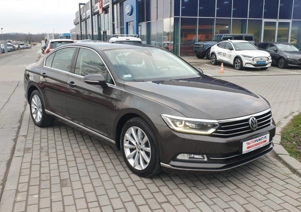 Volkswagen Passat cena 79900 przebieg: 139056, rok produkcji 2017 z Kraków małe 211